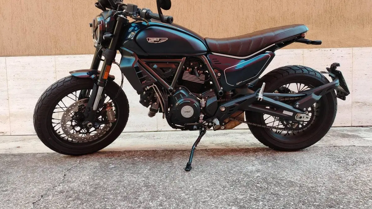 Ducati Scrambler 800 Nightshift (2023 - 24) 