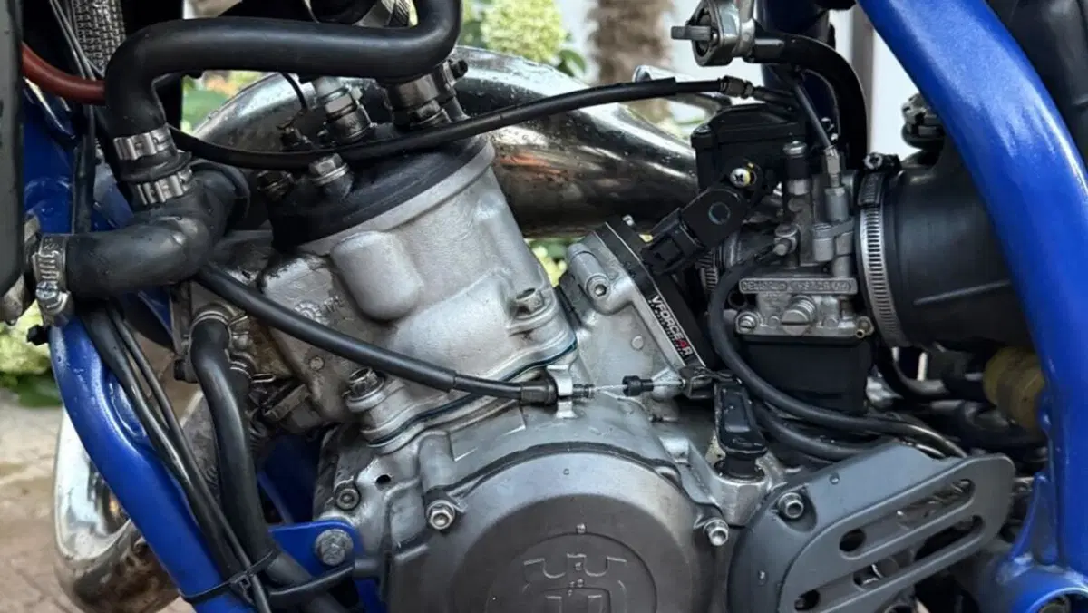 Husqvarna SM 125 (2010 - 12)  (3)