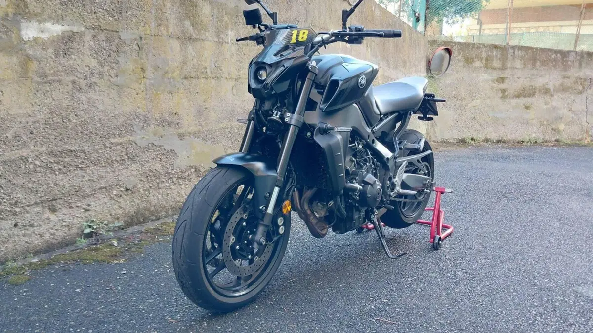 Yamaha MT-09 (2021 - 23)  (2)