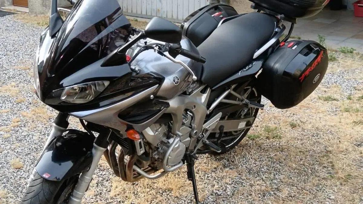 Yamaha FZ6 Fazer (2004 - 07)  (3)