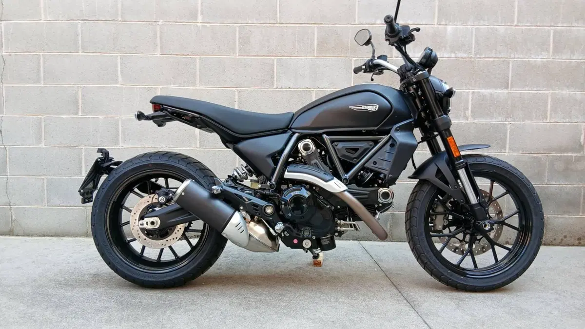 Ducati Scrambler 800 Icon Dark (2025 - 26) 