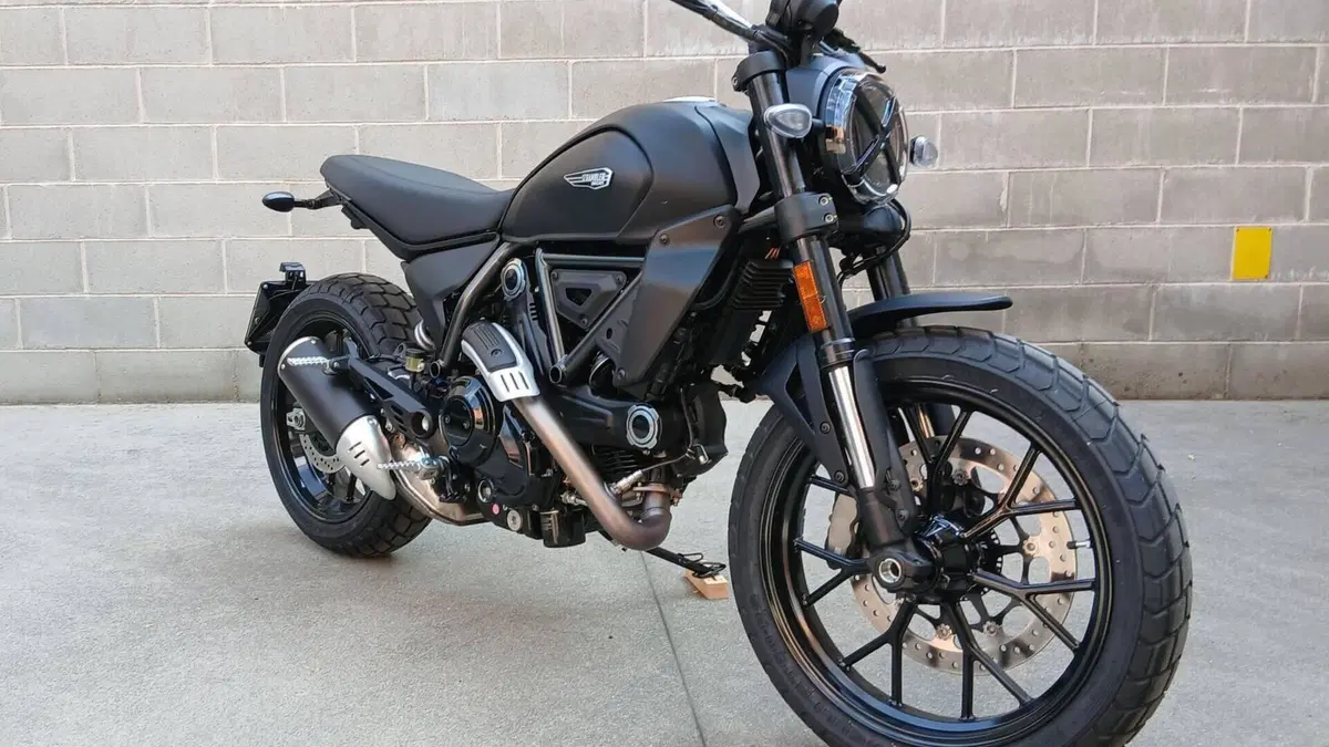 Ducati Scrambler 800 Icon Dark (2025 - 26)  (5)