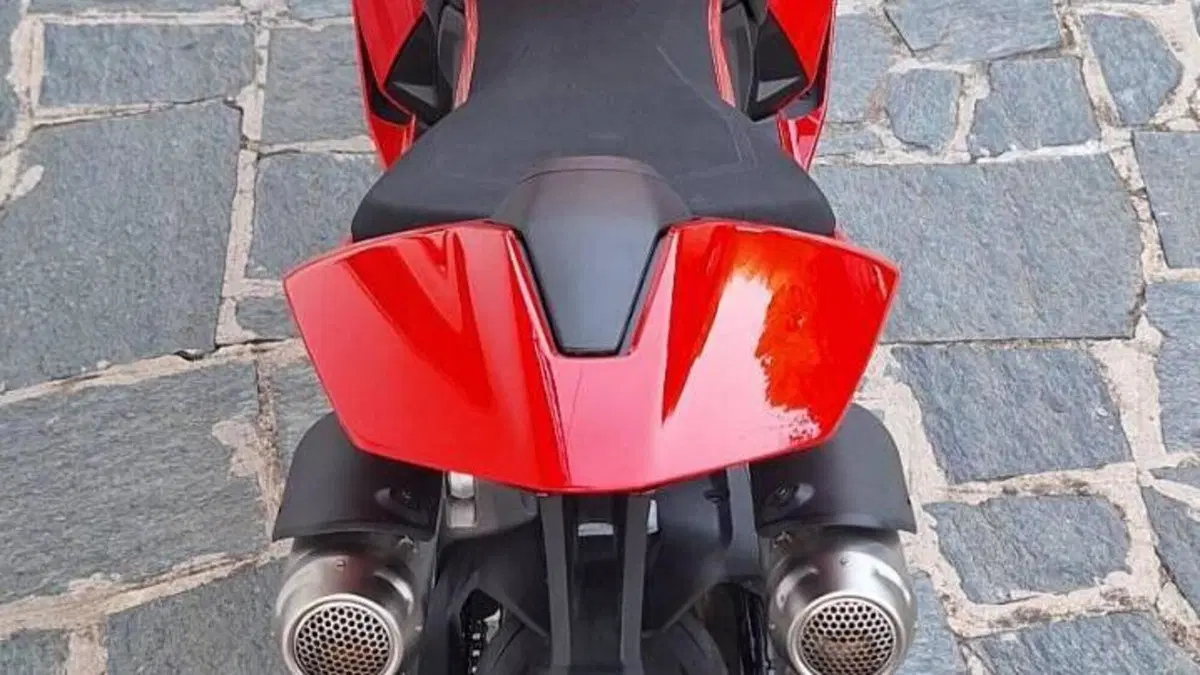 Ducati Panigale V2 S (2025 - 26)  (2)