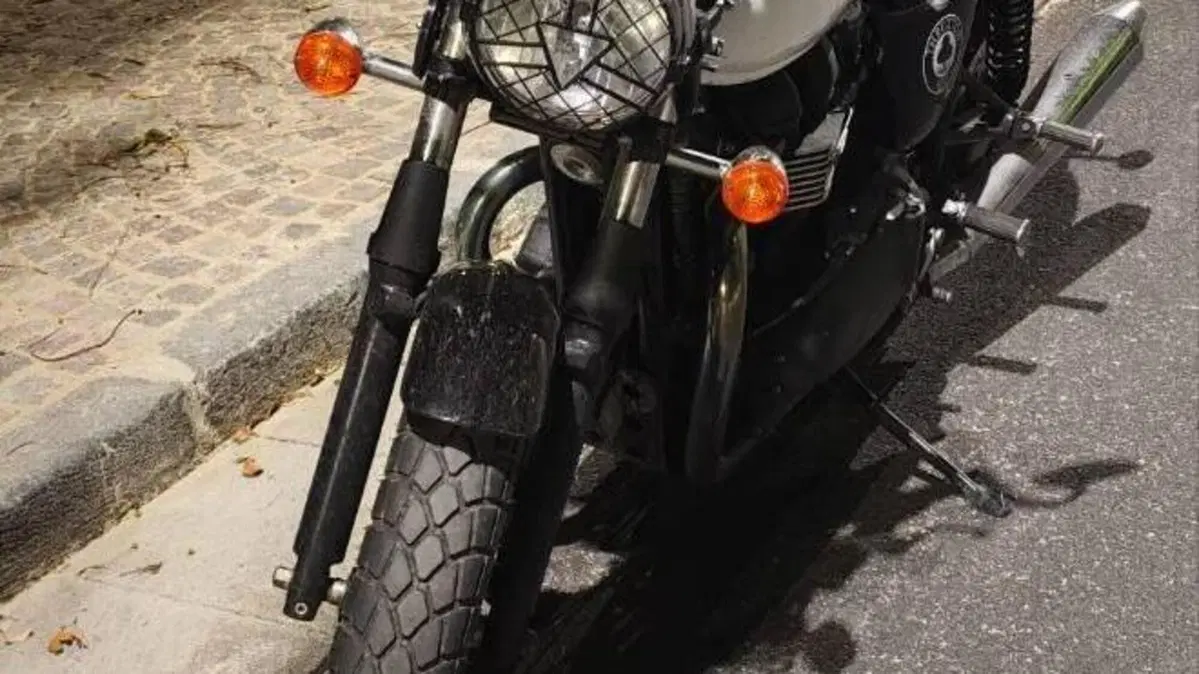 Triumph Thruxton 900 ACE (2014 - 15)  (16)