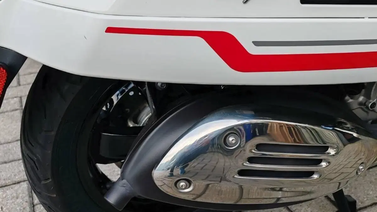 Vespa GTS 300 Hpe (2021 - 22)  (5)
