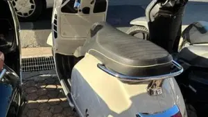 Vespa GTS 300 Super Sport (2023 - 24)  (2)