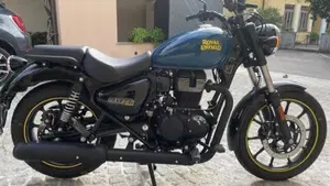 Royal Enfield Meteor 350 (2021 - 26)  (2)