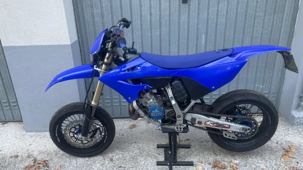 Yamaha YZ 125 (2021)  (2)