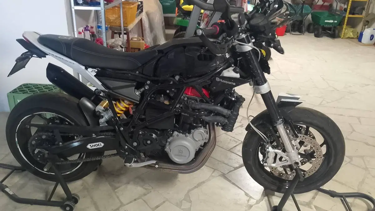 Husqvarna Nuda 900 ABS (2011 - 13)  (2)