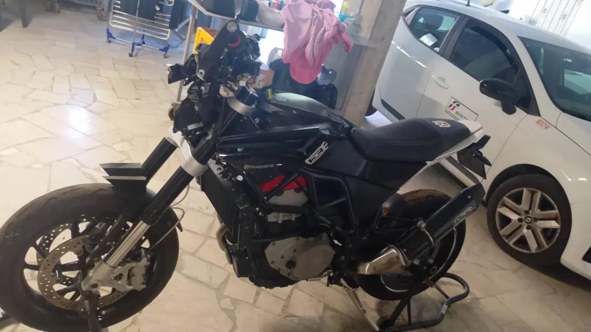 Husqvarna Nuda 900 ABS (2011 - 13)  (5)
