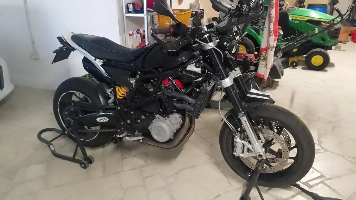 Husqvarna Nuda 900 ABS (2011 - 13)  (12)