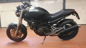 Ducati Monster 750 Dark (1999 - 02) 