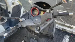 Yamaha X-Max 250 Sport (2011 - 13)  (2)
