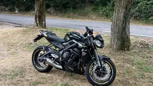 Triumph Street Triple 765 RS (2023 - 26) 