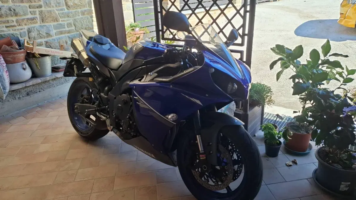 Yamaha YZF R1 (2012 - 14)  (7)