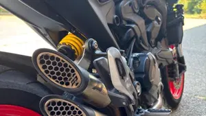 Ducati Monster 937 + (2021 - 25)  (6)