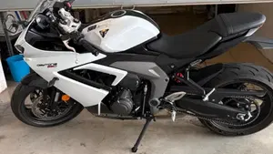 Triumph Daytona 660 (2024 - 26)  (2)
