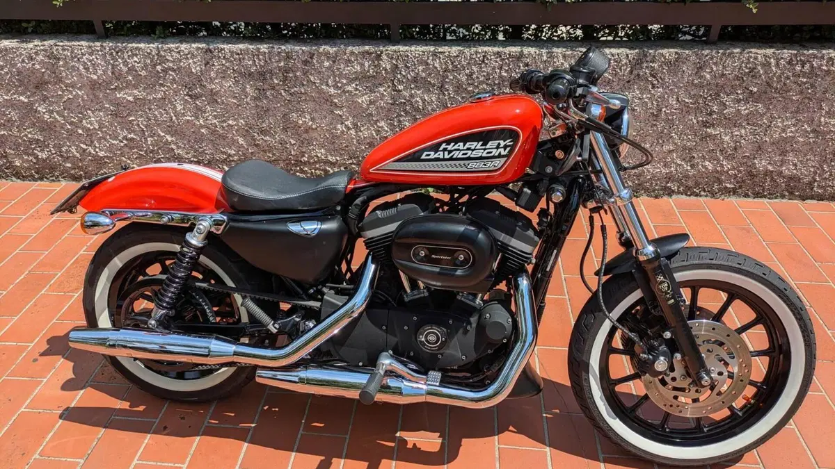 Harley-Davidson 883 R (2006 - 07) - XL 883R  (2)