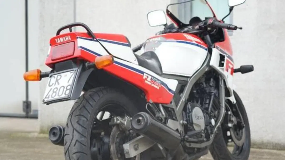 Yamaha   (2)