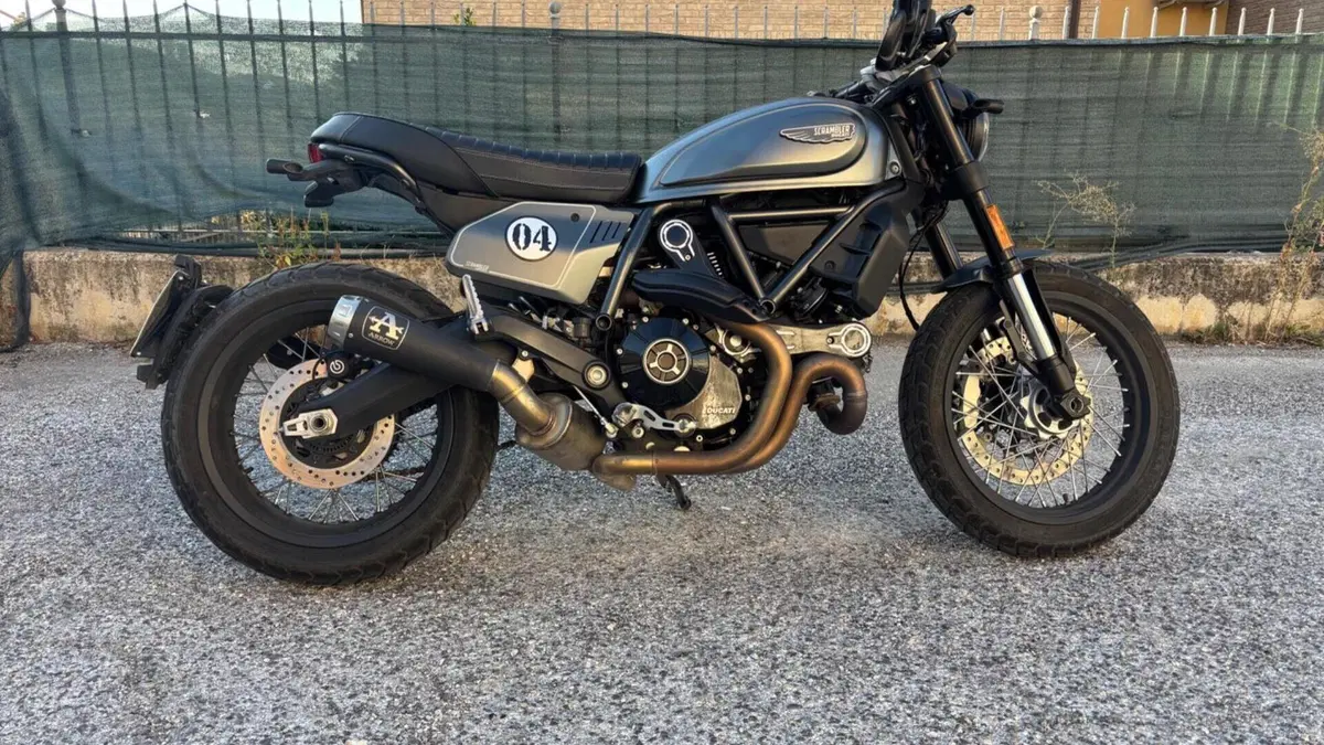 Ducati Scrambler 800 Night Shift (2021 - 22) 