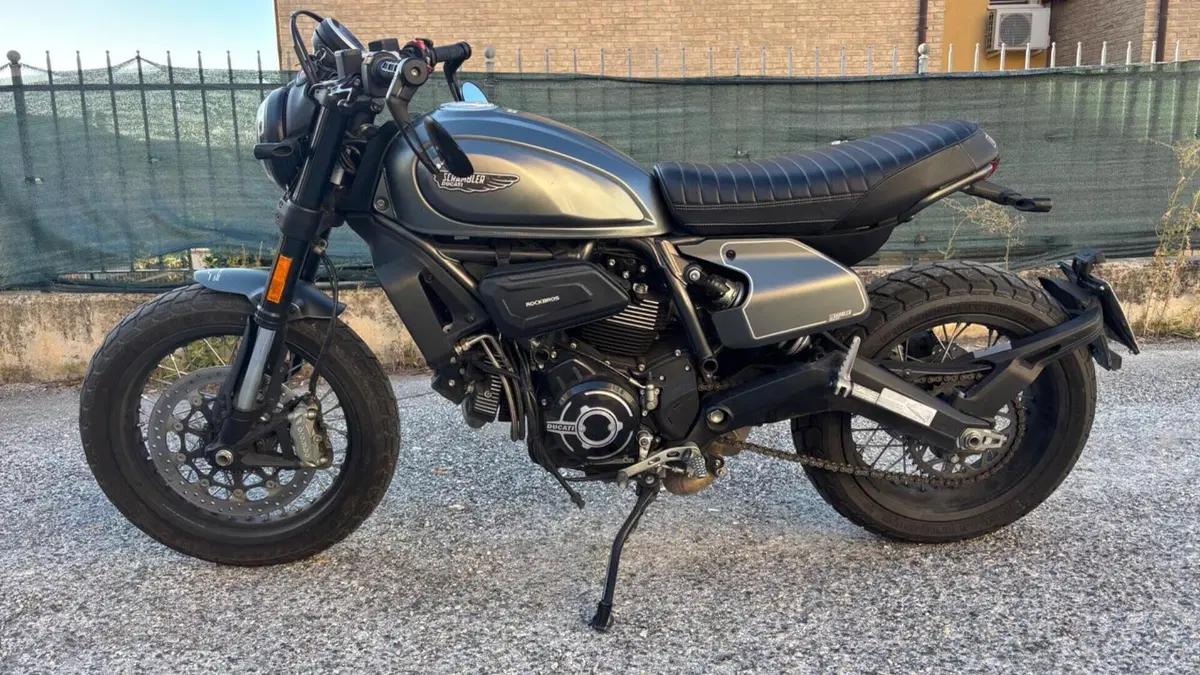 Ducati Scrambler 800 Night Shift (2021 - 22)  (2)