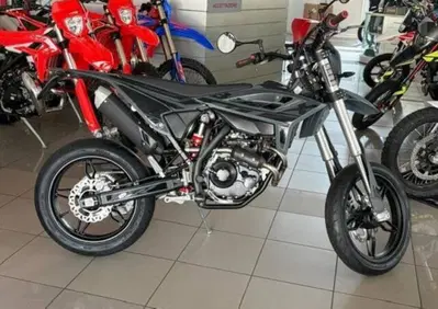 Betamotor RR 125 4T Motard T - X Special Edition (2025 - 26) - Annuncio 10106508