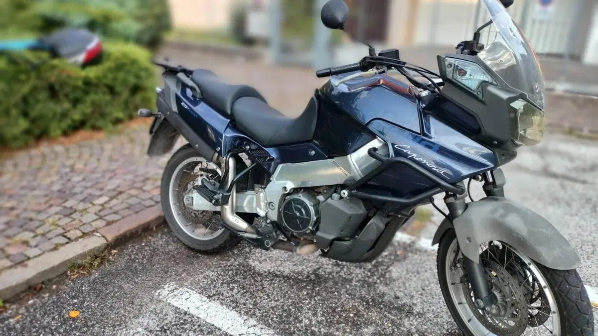 Aprilia   (8)