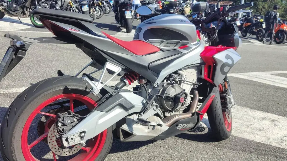 Aprilia Tuono 660 (2021 - 25)  (2)