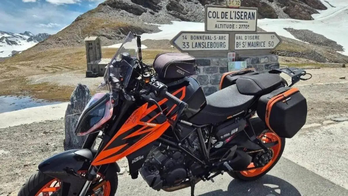 KTM 1290 Super Duke R (2019)  (2)