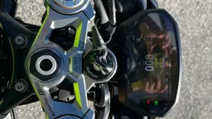 Triumph Street Triple 765 Moto2 Edition (2023 - 24)  (6)