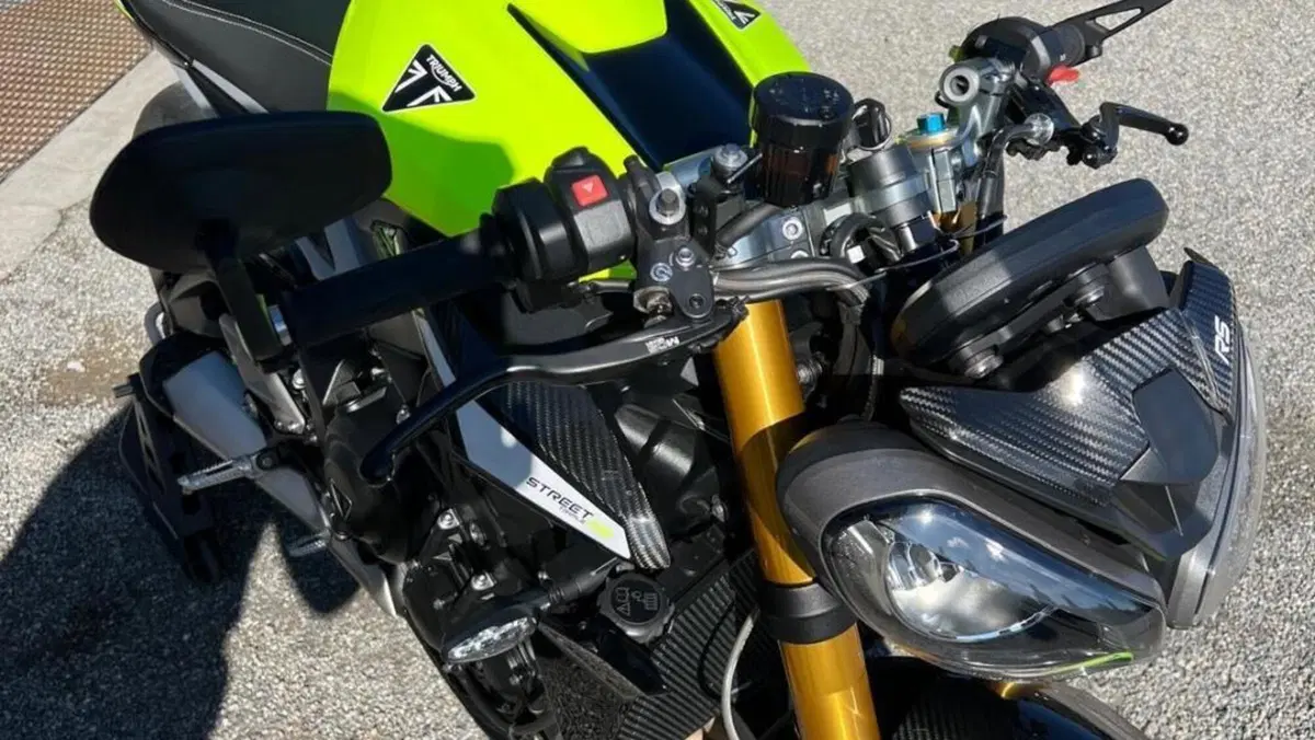 Triumph Street Triple 765 Moto2 Edition (2023 - 24)  (8)
