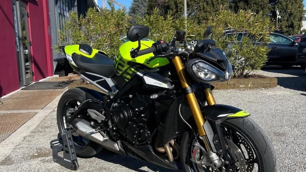 Triumph Street Triple 765 Moto2 Edition (2023 - 24)  (10)
