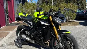Triumph Street Triple 765 Moto2 Edition (2023 - 24)  (10)
