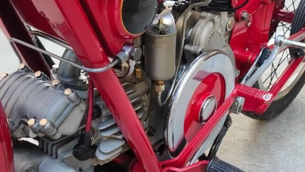 Moto Guzzi   (9)
