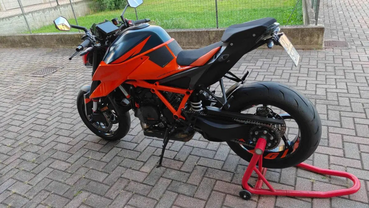 KTM 1290 Super Duke R (2021 - 23)  (3)