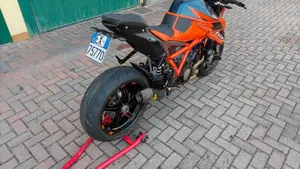 KTM 1290 Super Duke R (2021 - 23)  (4)