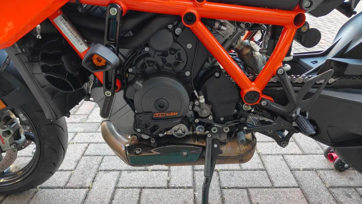 KTM 1290 Super Duke R (2021 - 23)  (9)