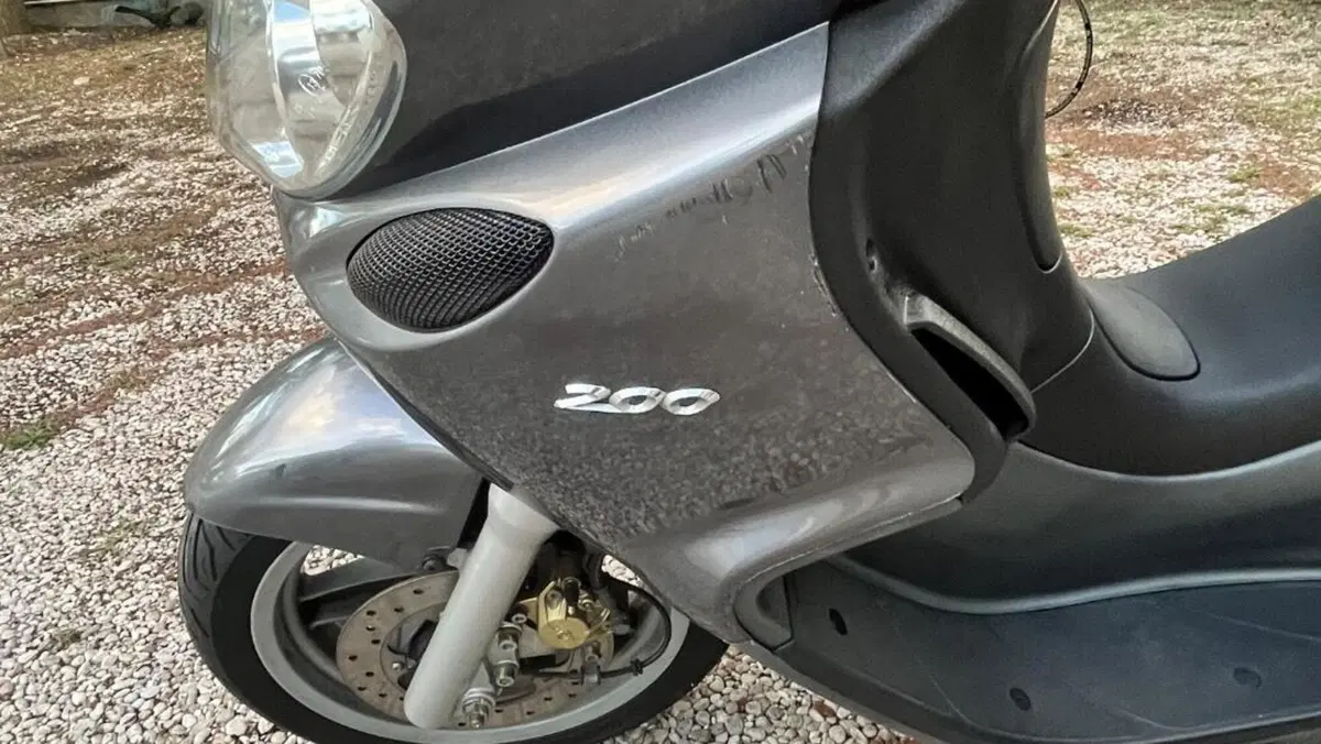 Piaggio X9 200 Evolution  (2)