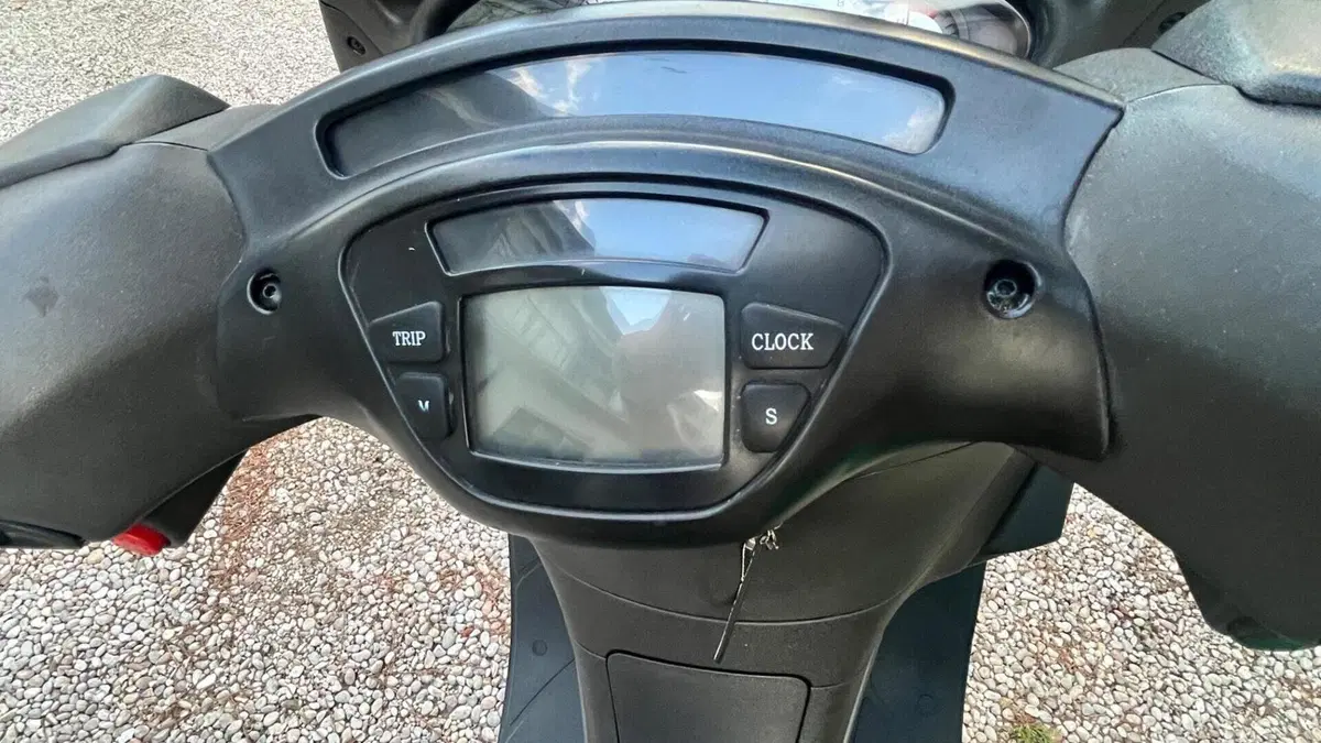 Piaggio X9 200 Evolution  (3)