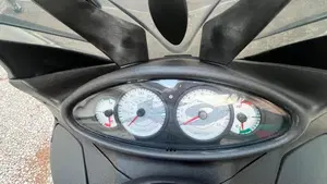 Piaggio X9 200 Evolution  (6)