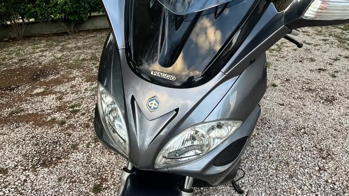 Piaggio X9 200 Evolution  (7)