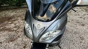 Piaggio X9 200 Evolution  (7)