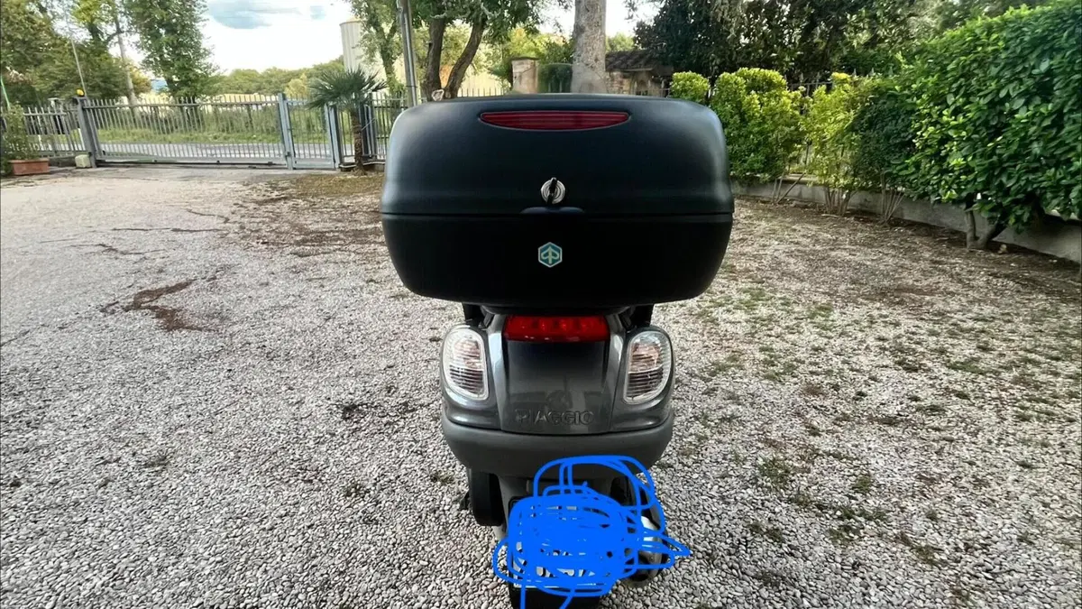 Piaggio X9 200 Evolution  (8)