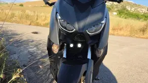 Yamaha X-Max 400 Tech Max (2020)  (2)