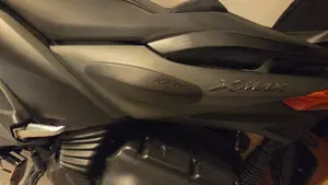 Yamaha X-Max 400 Tech Max (2020)  (9)