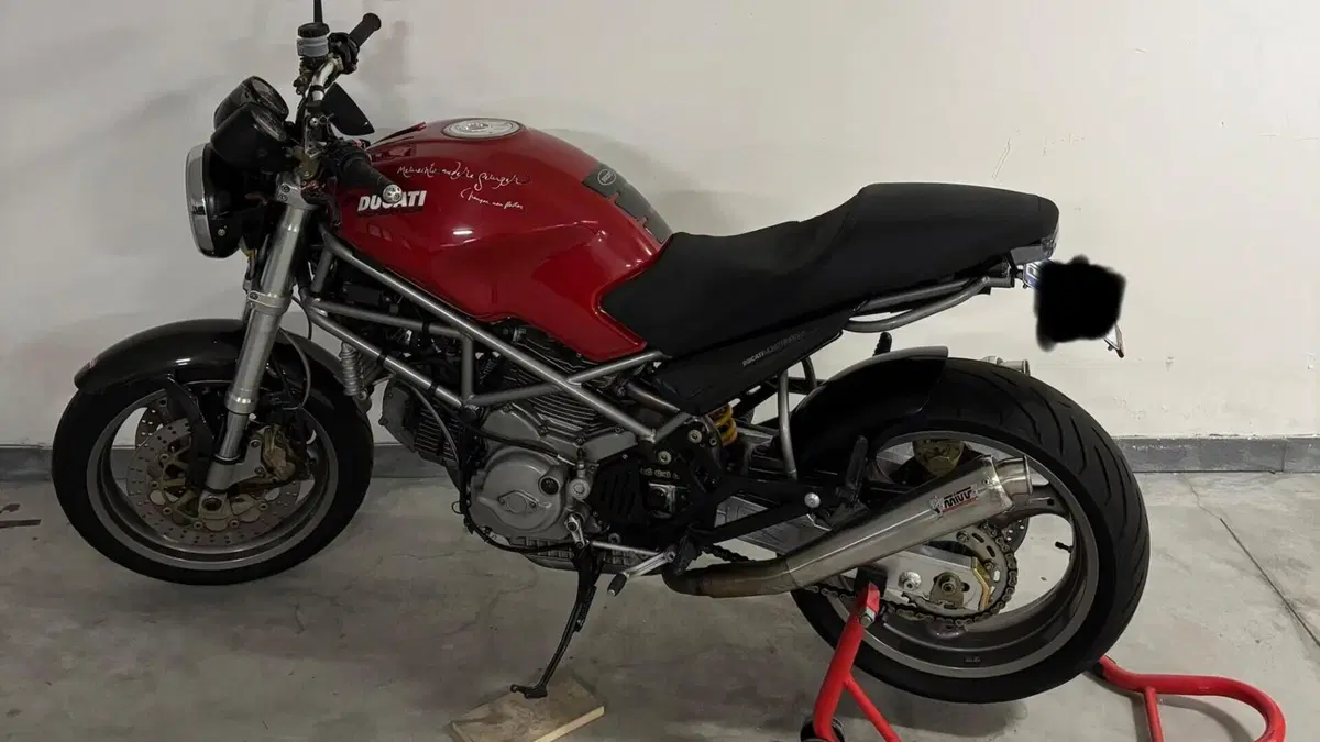 Ducati Monster 900 Special I.E. (1999 - 02)  (9)