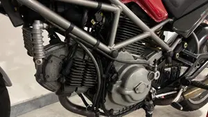 Ducati Monster 900 Special I.E. (1999 - 02)  (12)