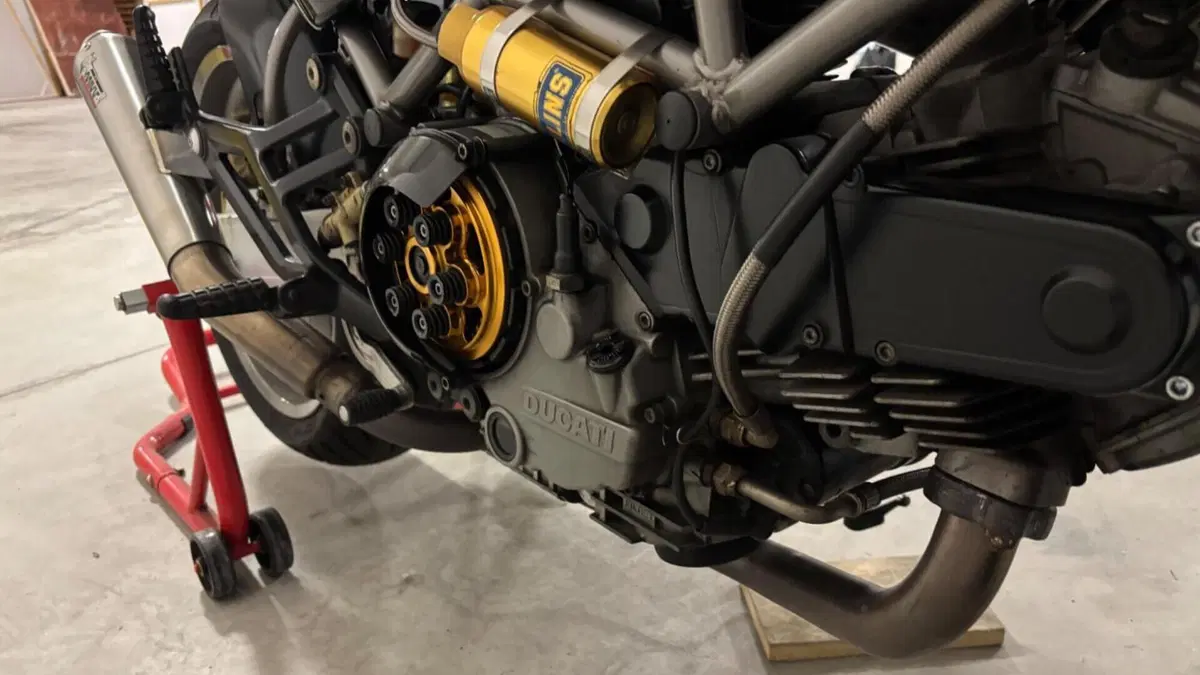 Ducati Monster 900 Special I.E. (1999 - 02)  (13)