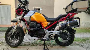 Moto Guzzi V85 TT (2021 - 23)  (3)