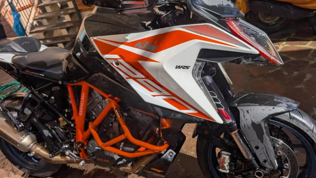 KTM 1290 Super Duke GT (2019 - 20)  (2)